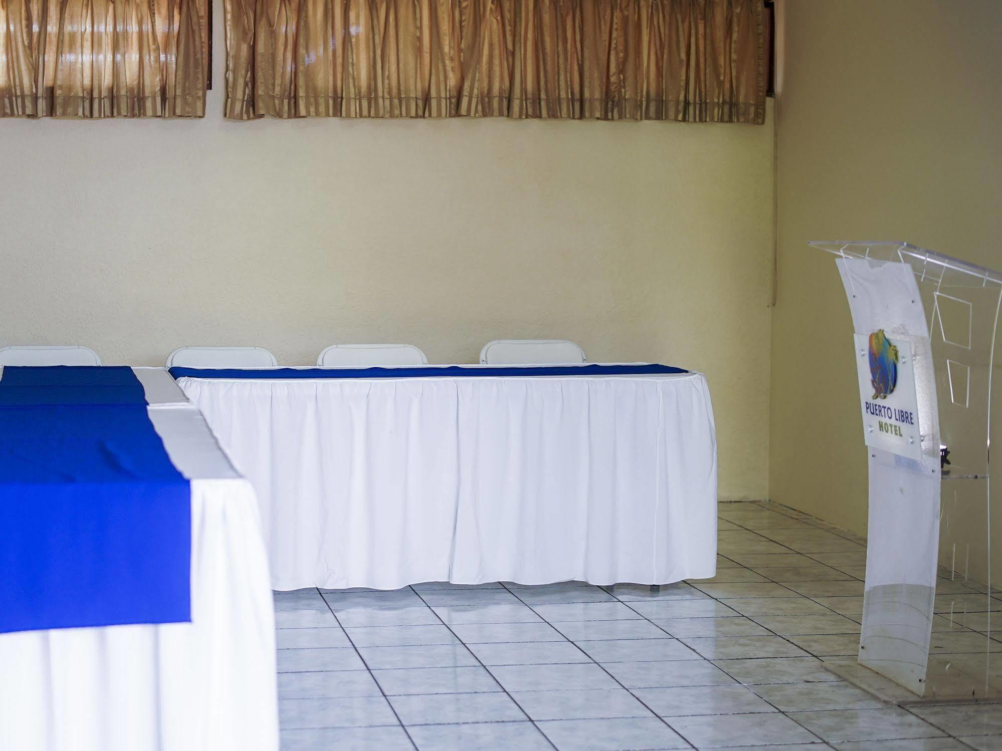 Hotel Puerto Libre Puerto Barrios Exteriör bild